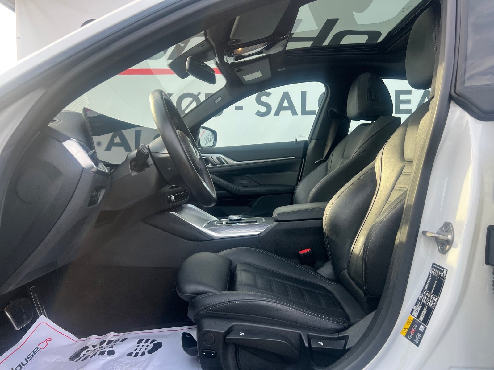 Hvid BMW i4 fra 2024