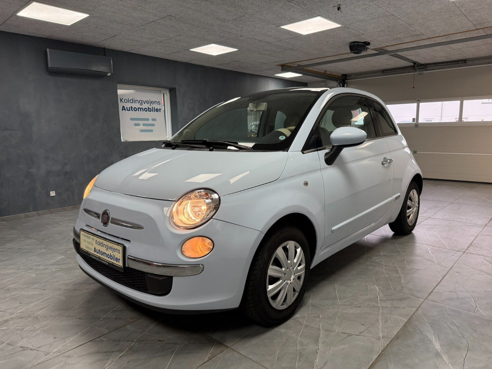 Blå Fiat 500 fra 2008