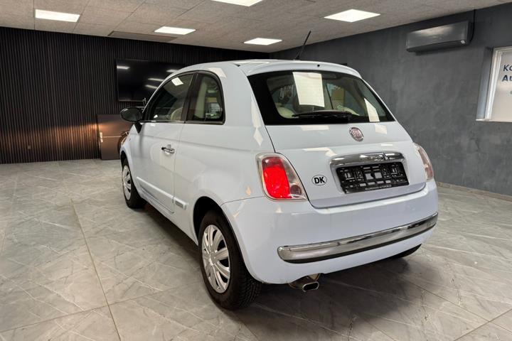 Blå Fiat 500 fra 2008