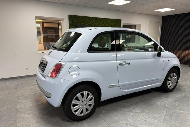 Blå Fiat 500 fra 2008