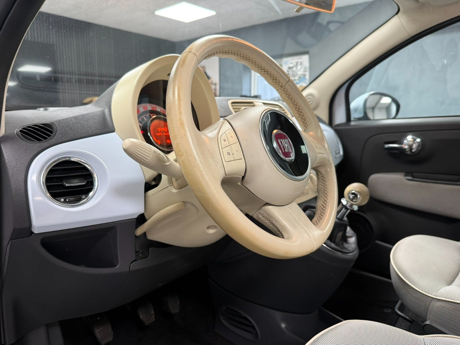 Blå Fiat 500 fra 2008