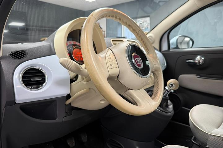 Blå Fiat 500 fra 2008