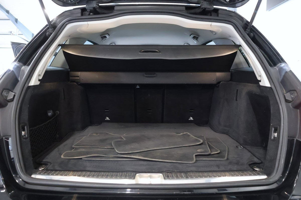 Sort Mercedes C220 d fra 2018