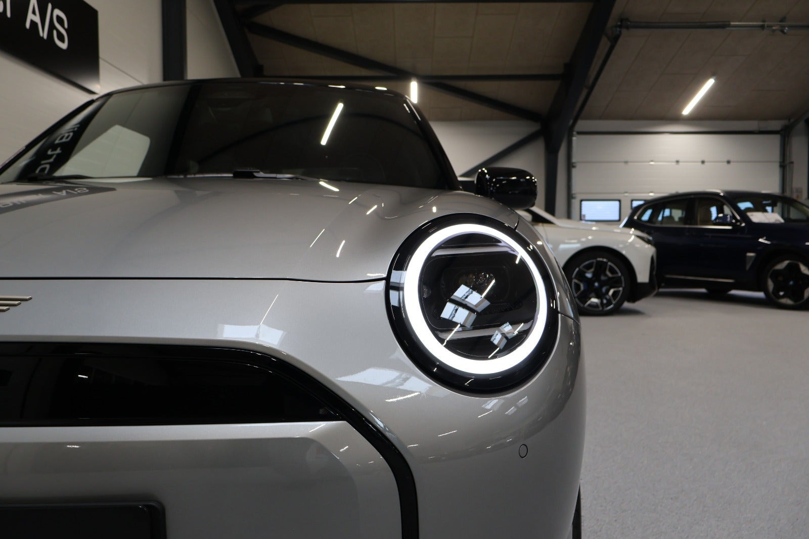 Sølv Mini Cooper E fra 2026