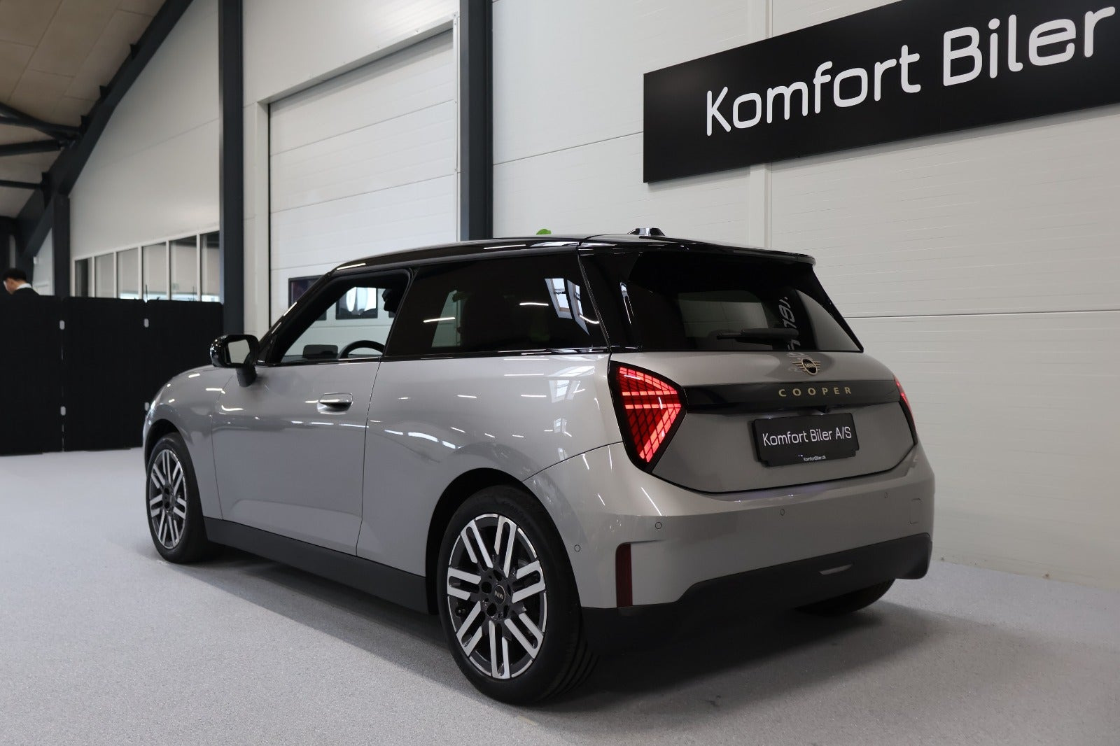 Sølv Mini Cooper E fra 2026