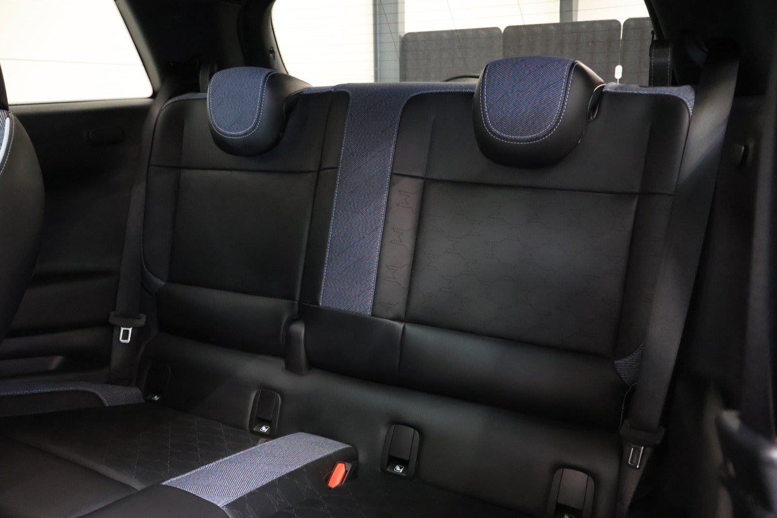 Sølv Mini Cooper E fra 2026