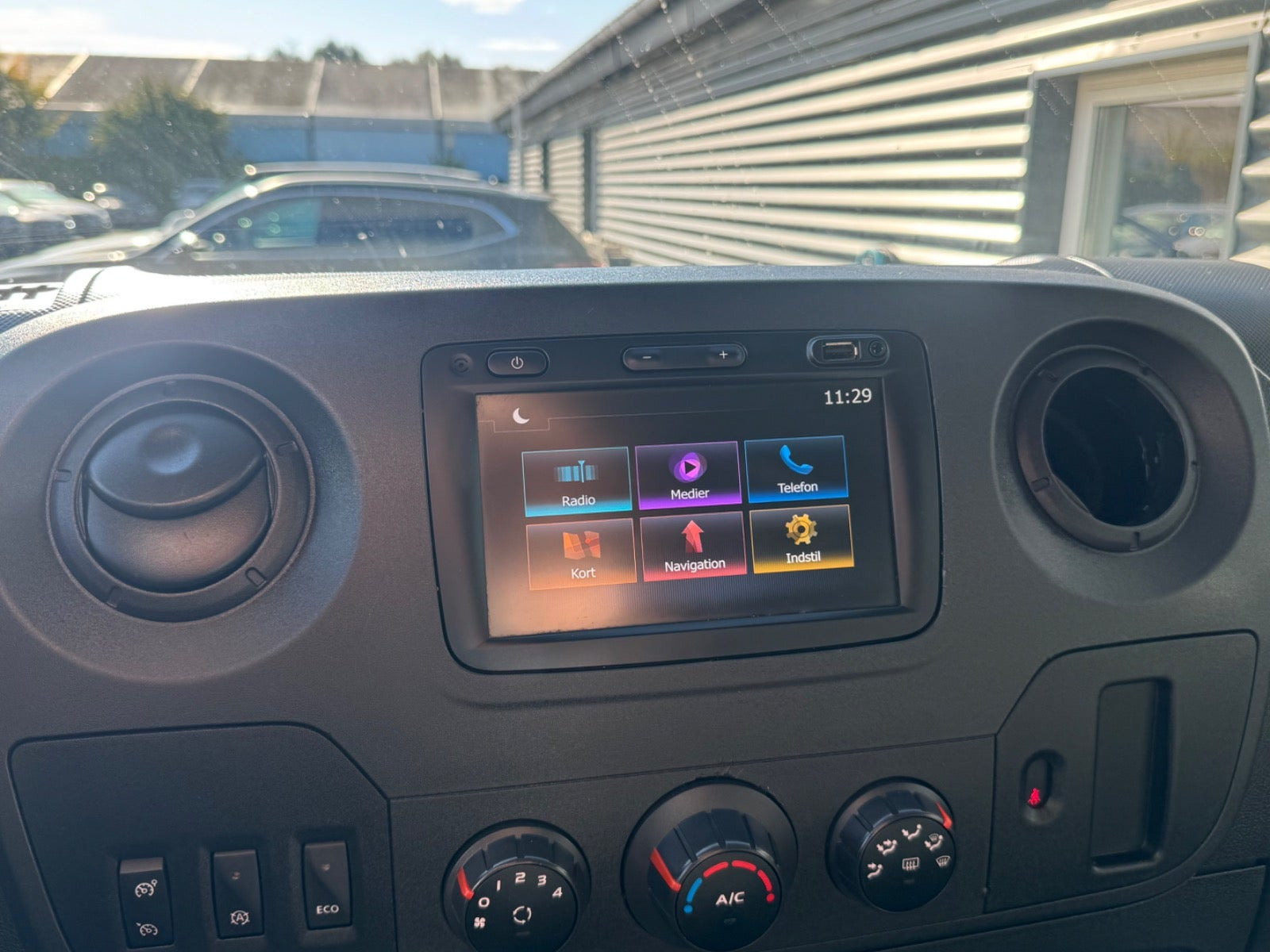 Hvid Renault Master III T35 fra 2018