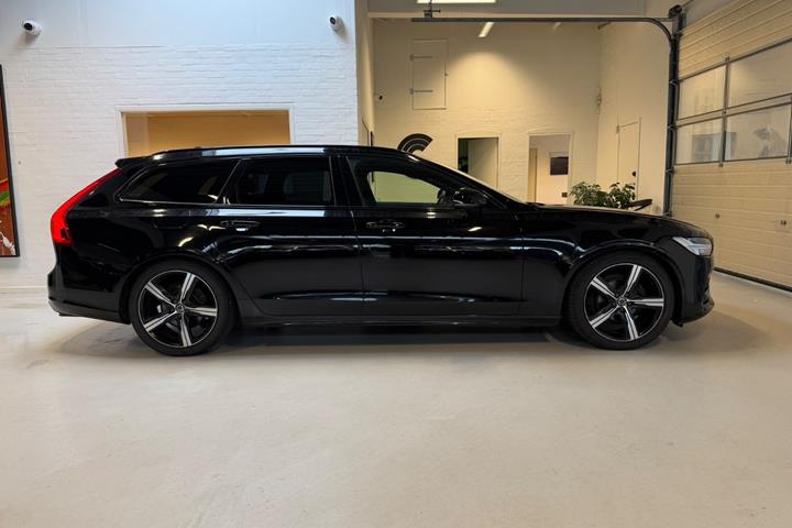 Sort Volvo V90 fra 2019