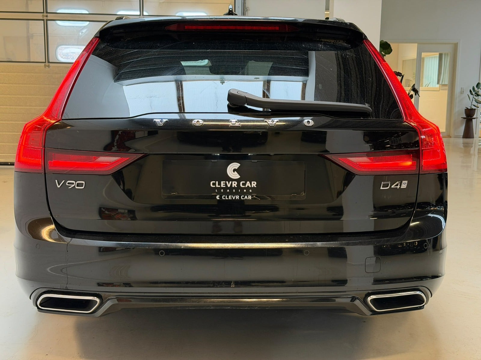 Sort Volvo V90 fra 2019