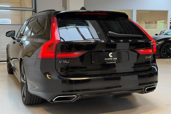 Sort Volvo V90 fra 2019