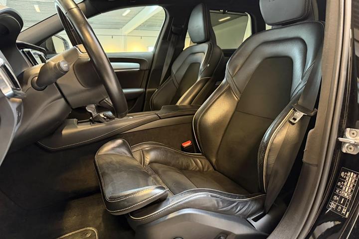 Sort Volvo V90 fra 2019