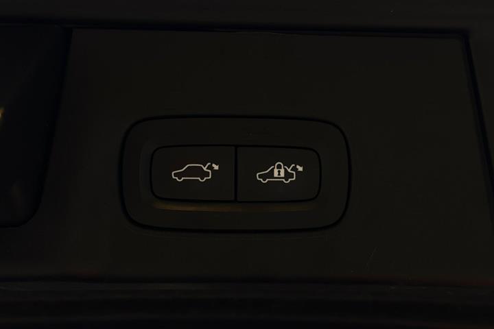 Sort Volvo V90 fra 2019