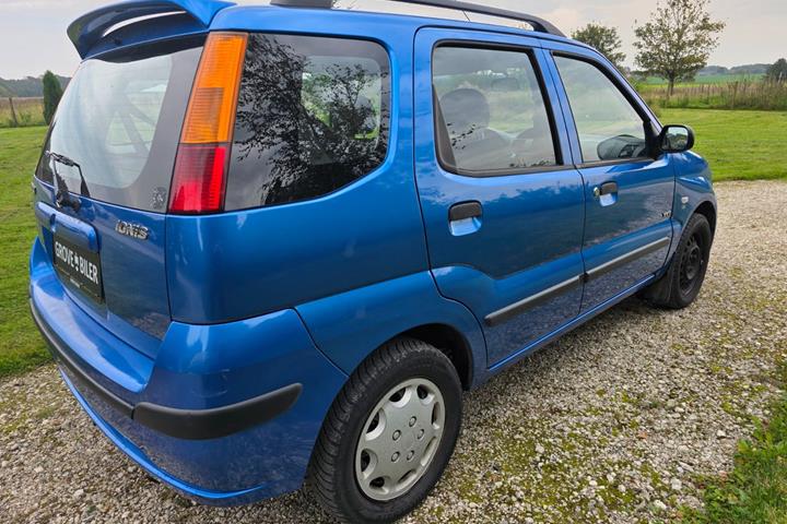 Gul Suzuki Ignis fra 2005