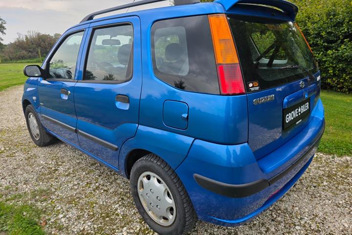 Gul Suzuki Ignis fra 2005