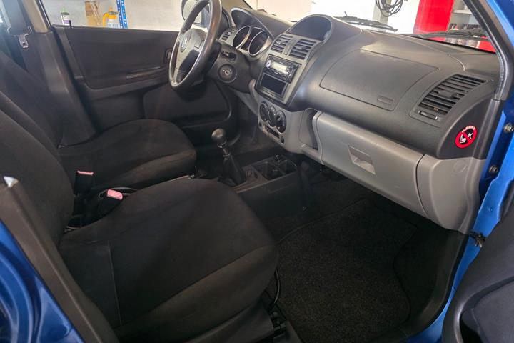 Gul Suzuki Ignis fra 2005