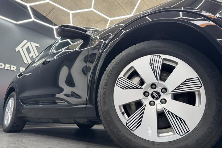 Sort Audi e-tron fra 2023