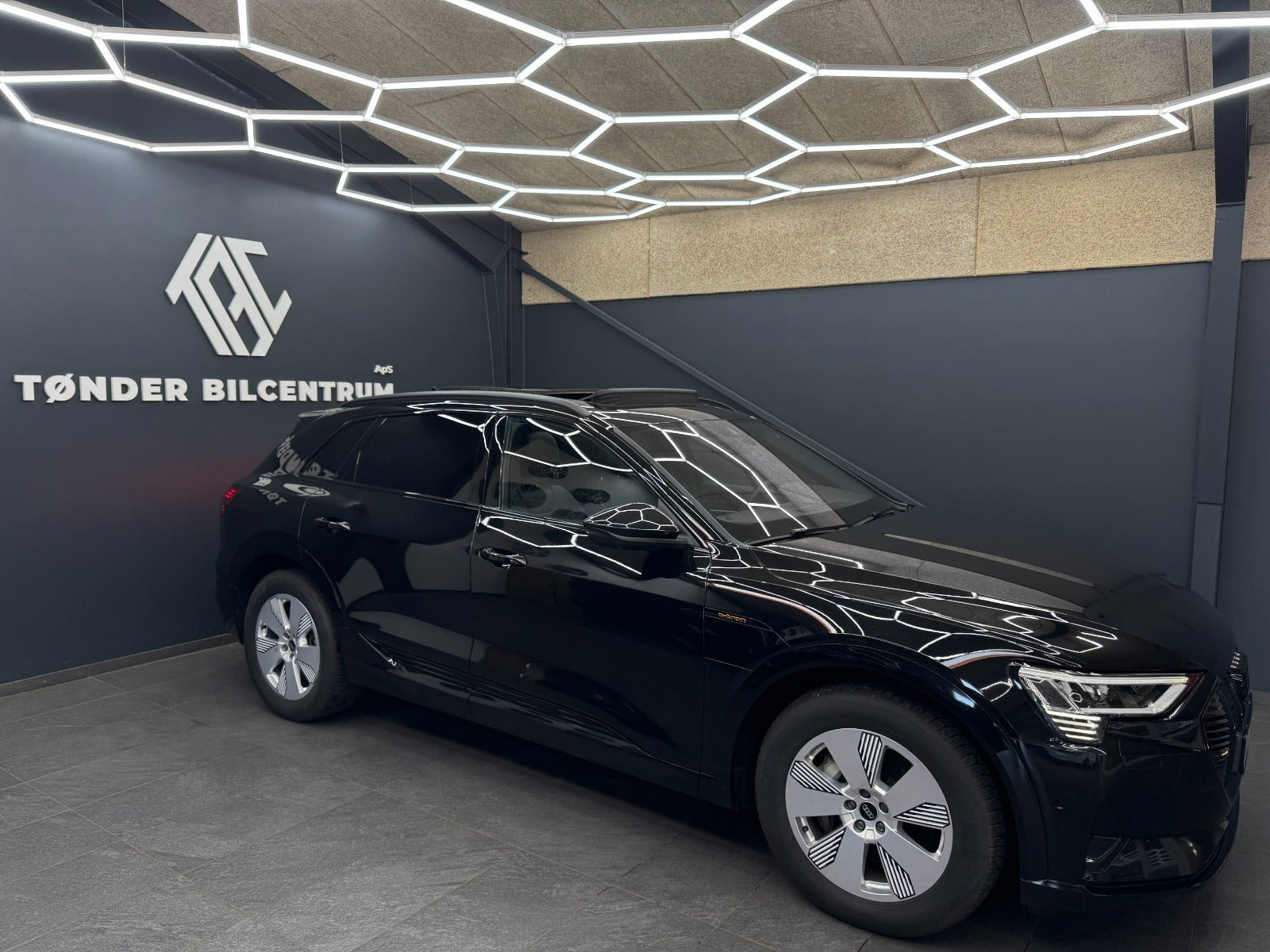 Sort Audi e-tron fra 2023