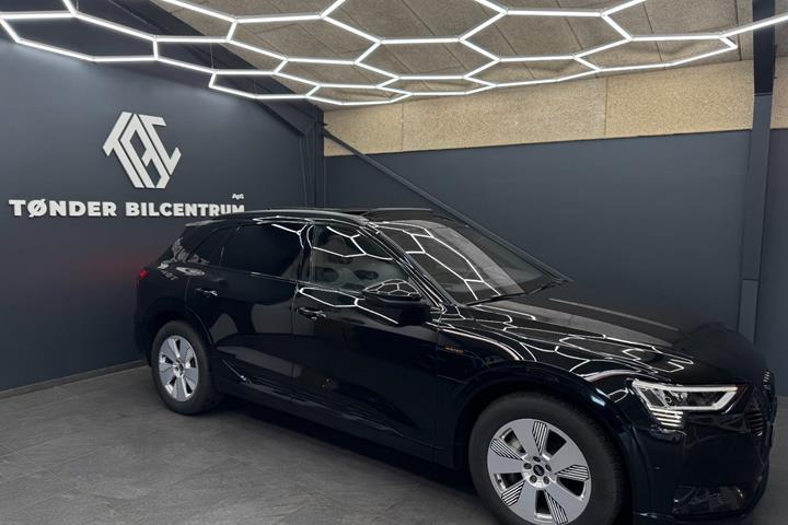 Sort Audi e-tron fra 2023