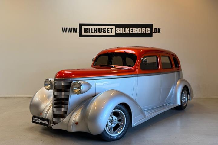 Orange Nash LaFayette fra 1938