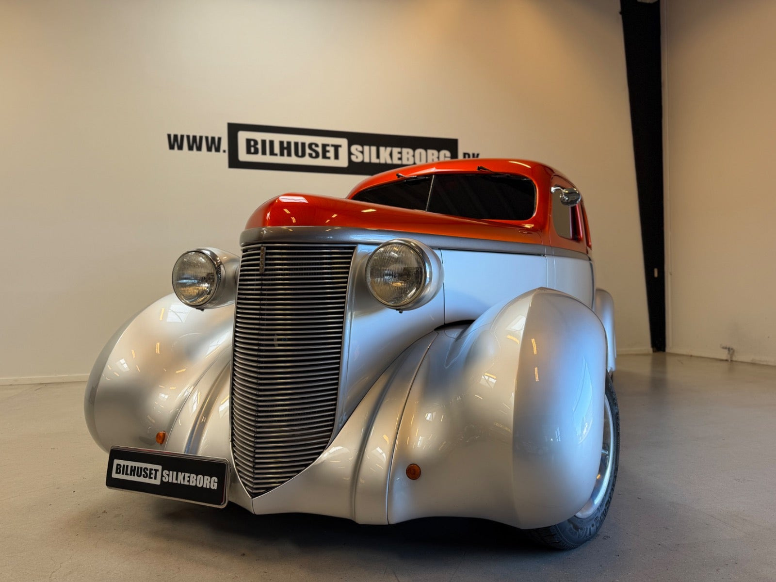Orange Nash LaFayette fra 1938