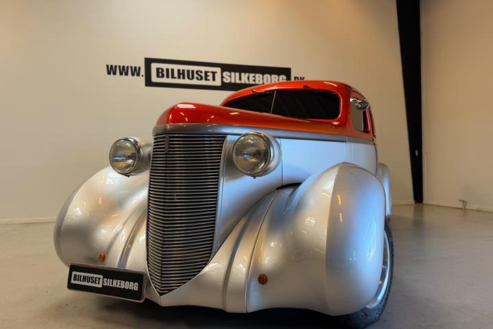 Orange Nash LaFayette fra 1938