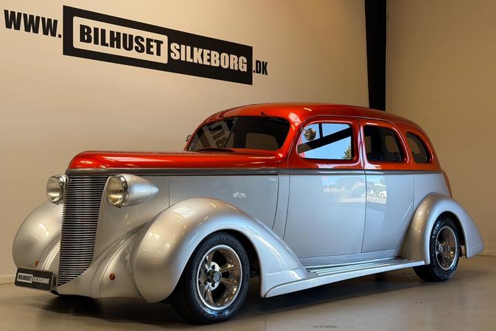Orange Nash LaFayette fra 1938