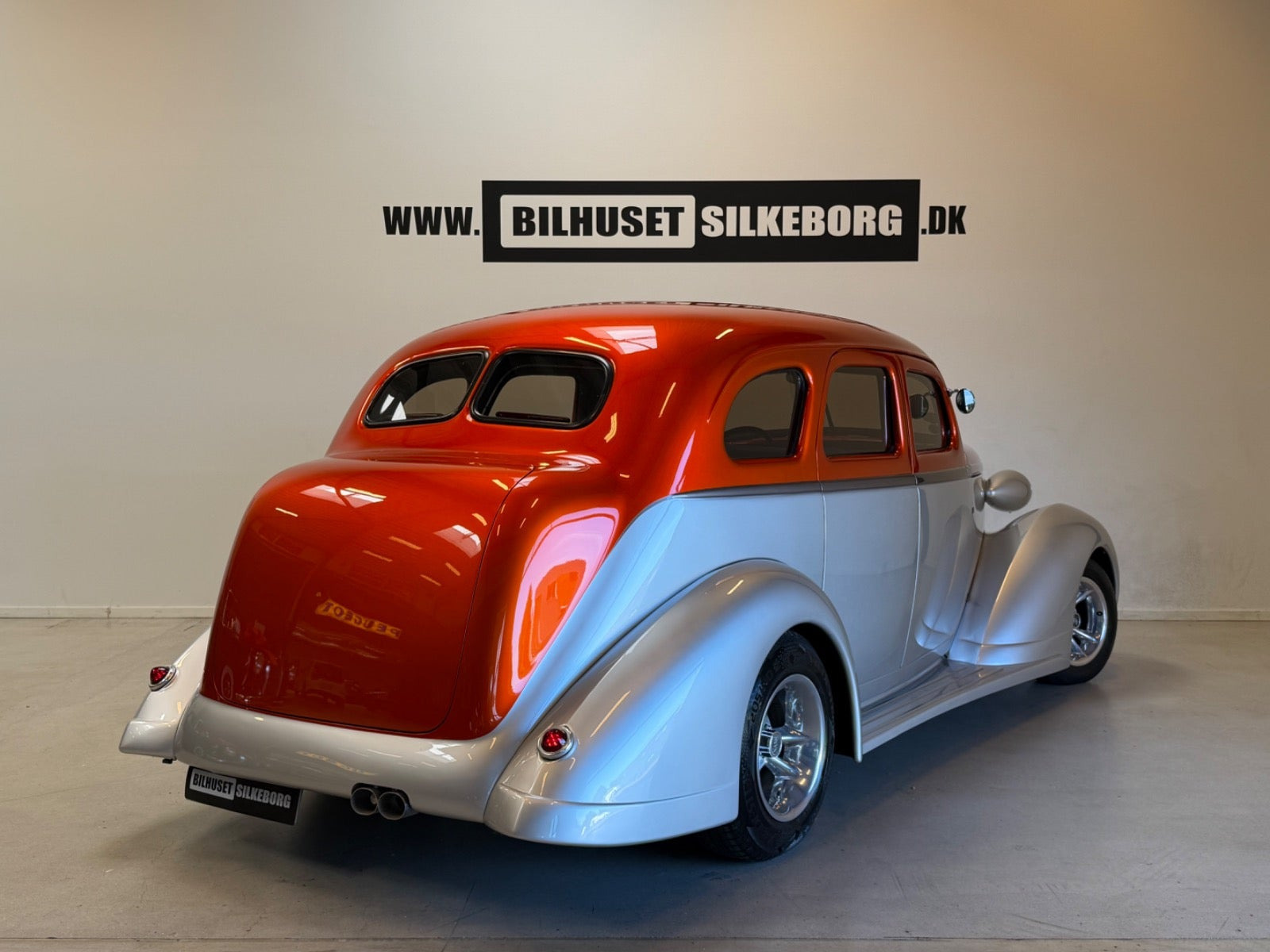 Orange Nash LaFayette fra 1938