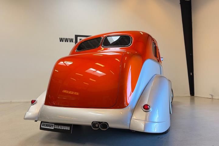 Orange Nash LaFayette fra 1938