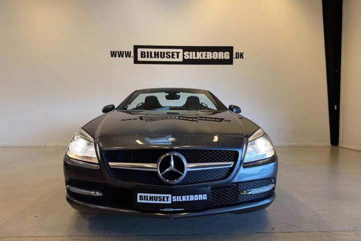 Grå Mercedes SLK200 fra 2012