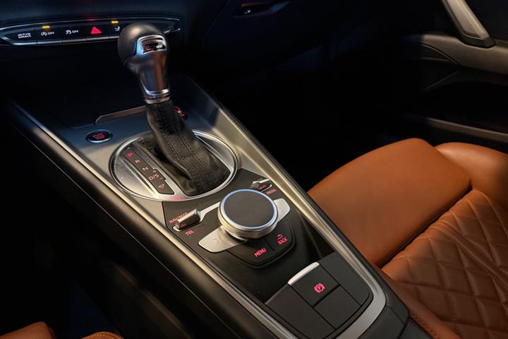 Grå Audi TT fra 2020