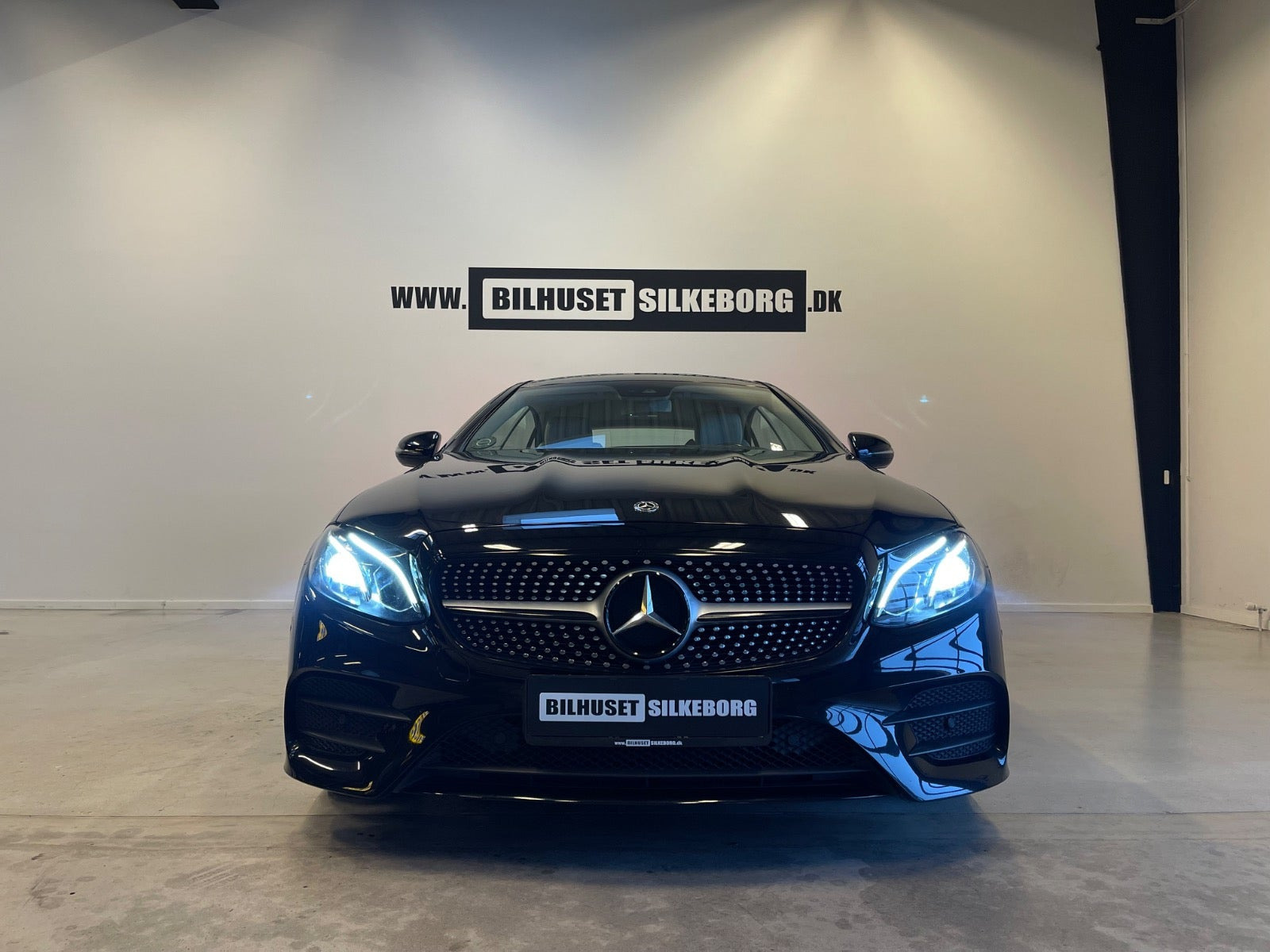 Beige Mercedes E350 d fra 2017