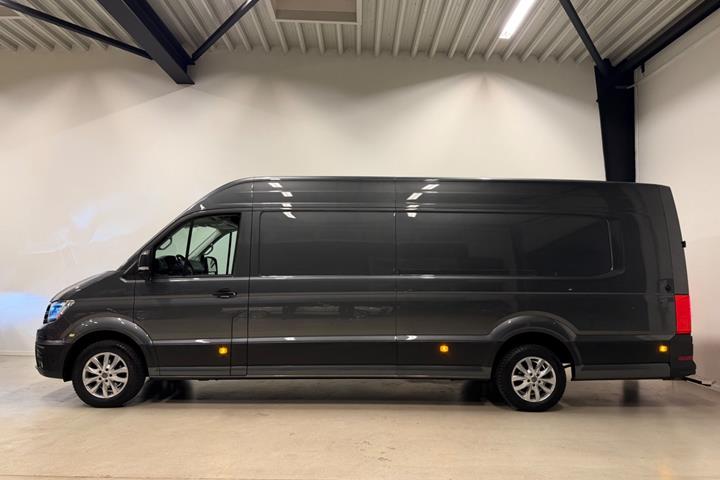 Gul VW Crafter 35 fra 2020