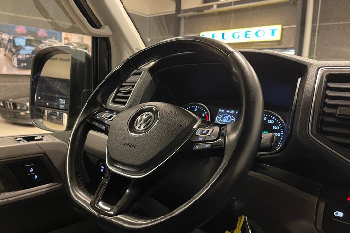Gul VW Crafter 35 fra 2020