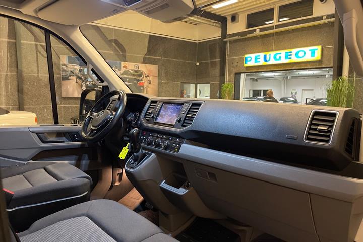 Gul VW Crafter 35 fra 2020