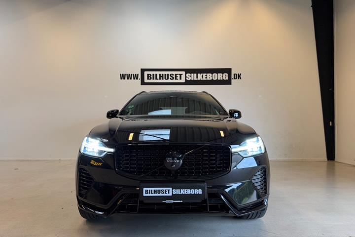 Sort Volvo XC60 fra 2024