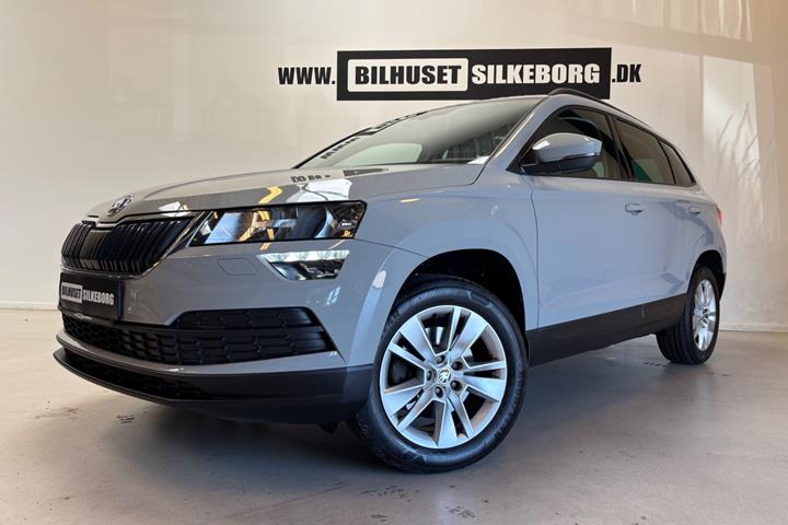 Sort Skoda Karoq fra 2018