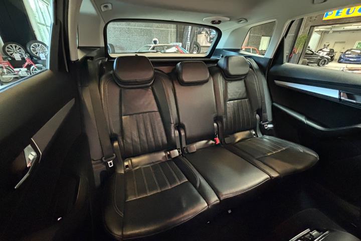 Sort Skoda Karoq fra 2018