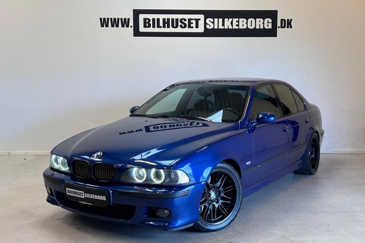 Sort BMW M5 fra 2000