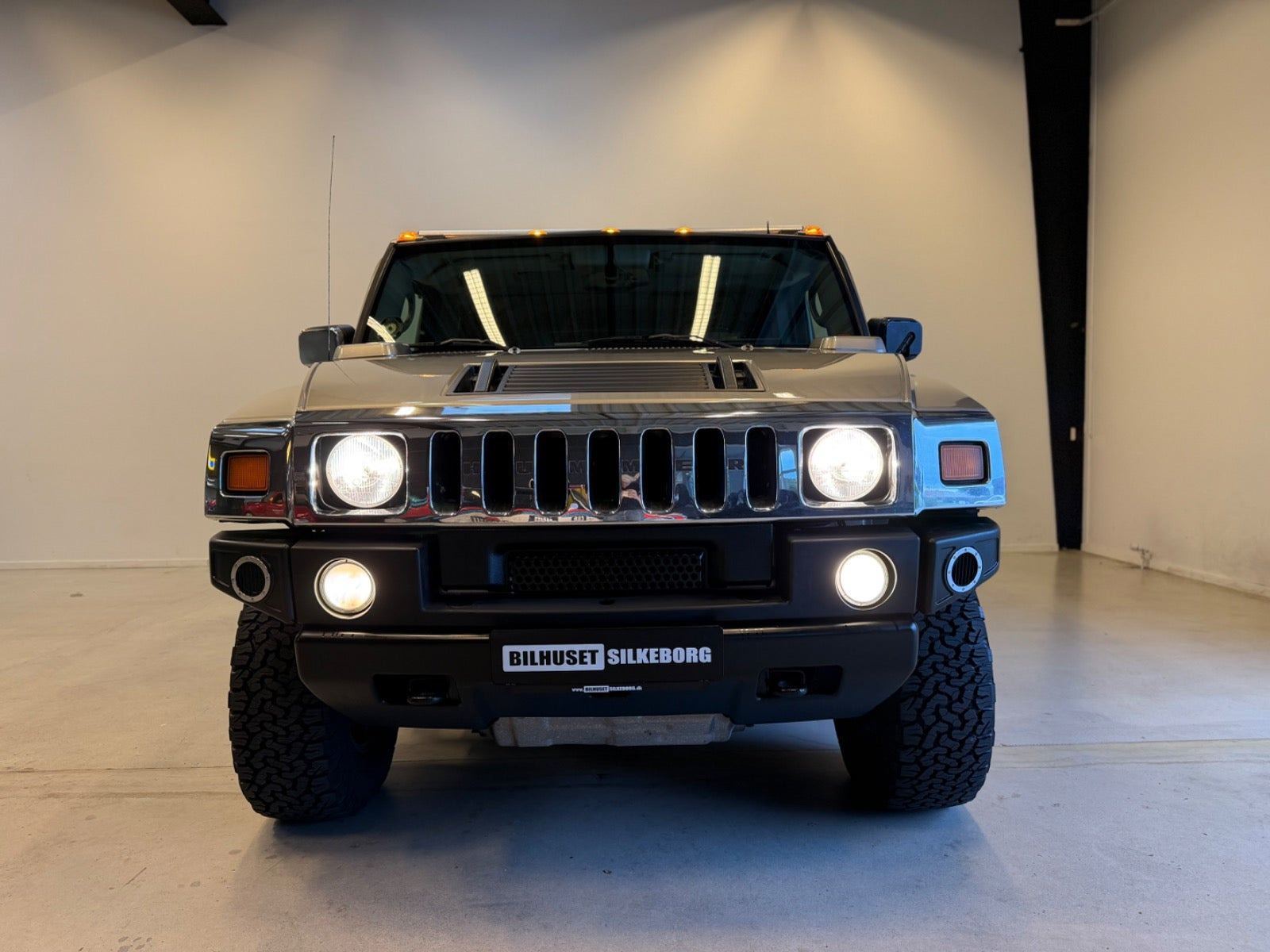 Blå Hummer H2 fra 2004