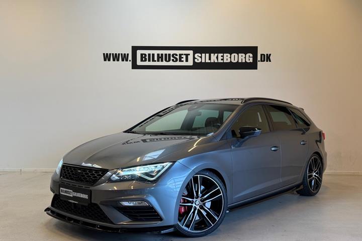 Rød Seat Leon fra 2017