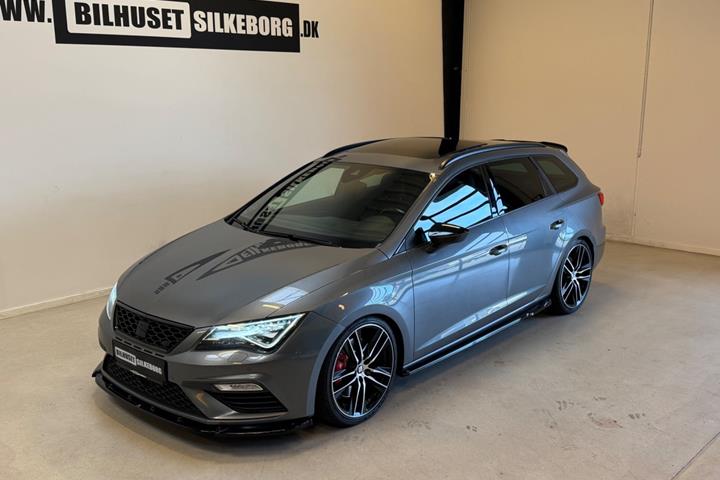 Rød Seat Leon fra 2017