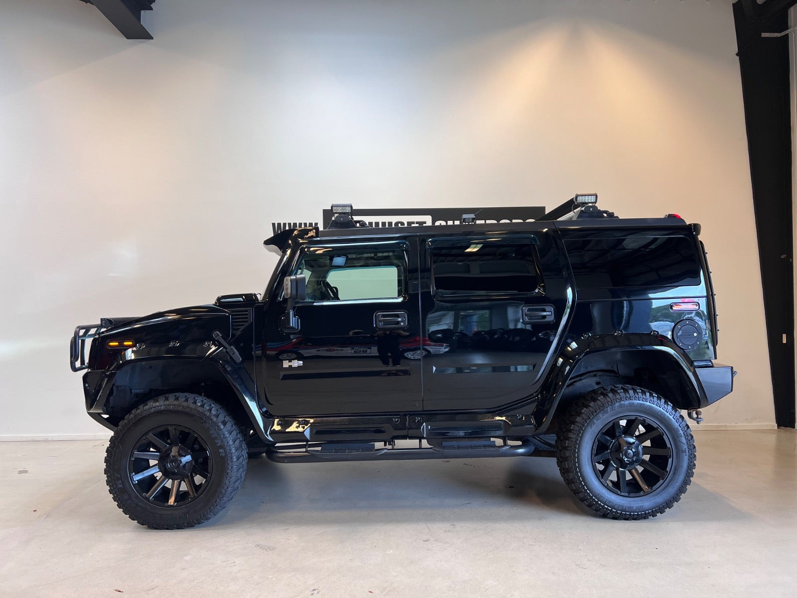 Sort Hummer H2 fra 2004