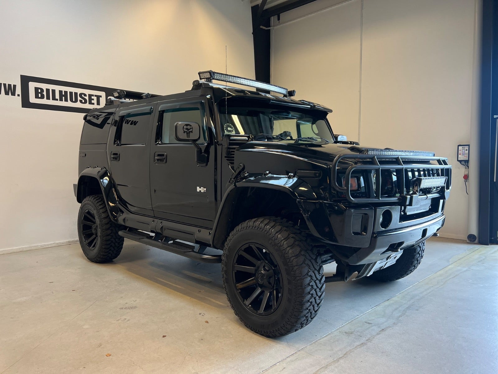 Sort Hummer H2 fra 2004
