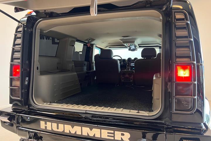 Sort Hummer H2 fra 2004