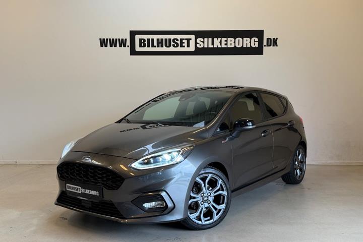 Rød Ford Fiesta fra 2018
