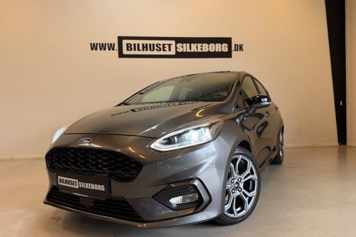 Rød Ford Fiesta fra 2018