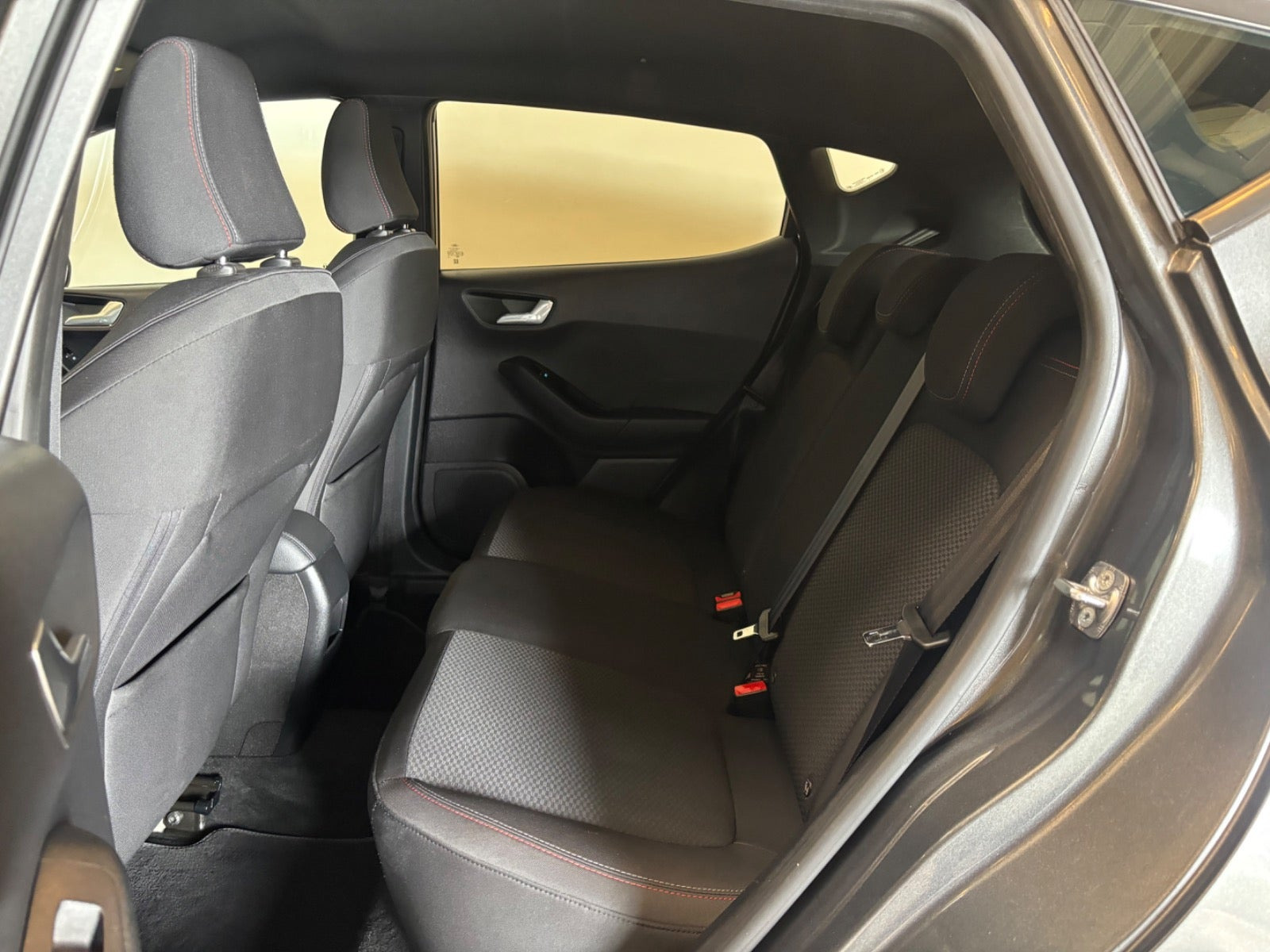 Rød Ford Fiesta fra 2018