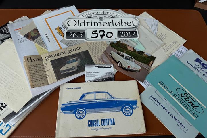 Grå Ford Consul Cortina fra 1963