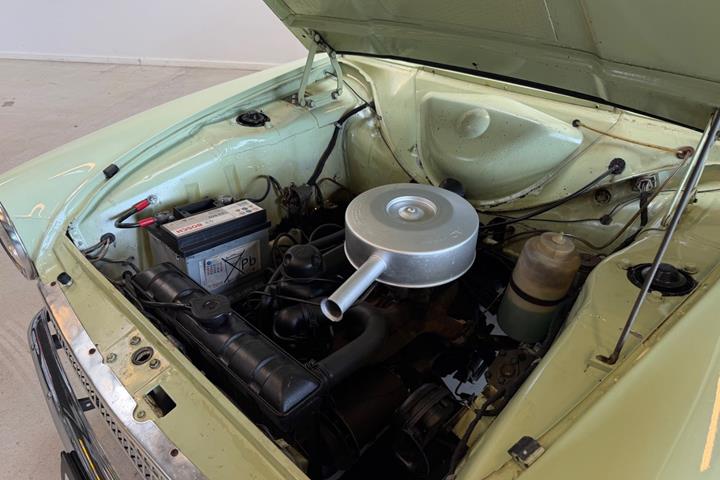 Grå Ford Consul Cortina fra 1963