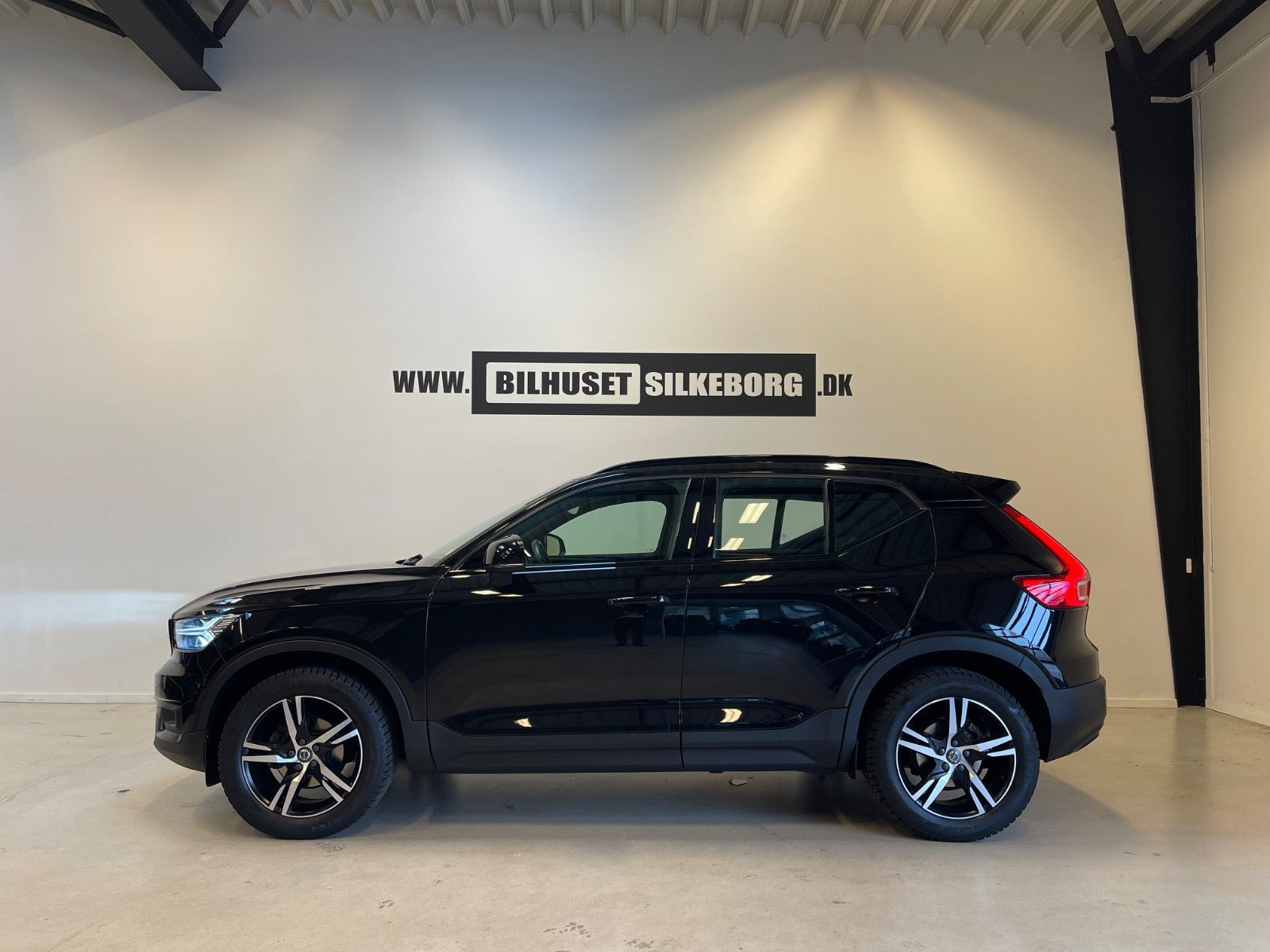 Sort Volvo XC40 fra 2021